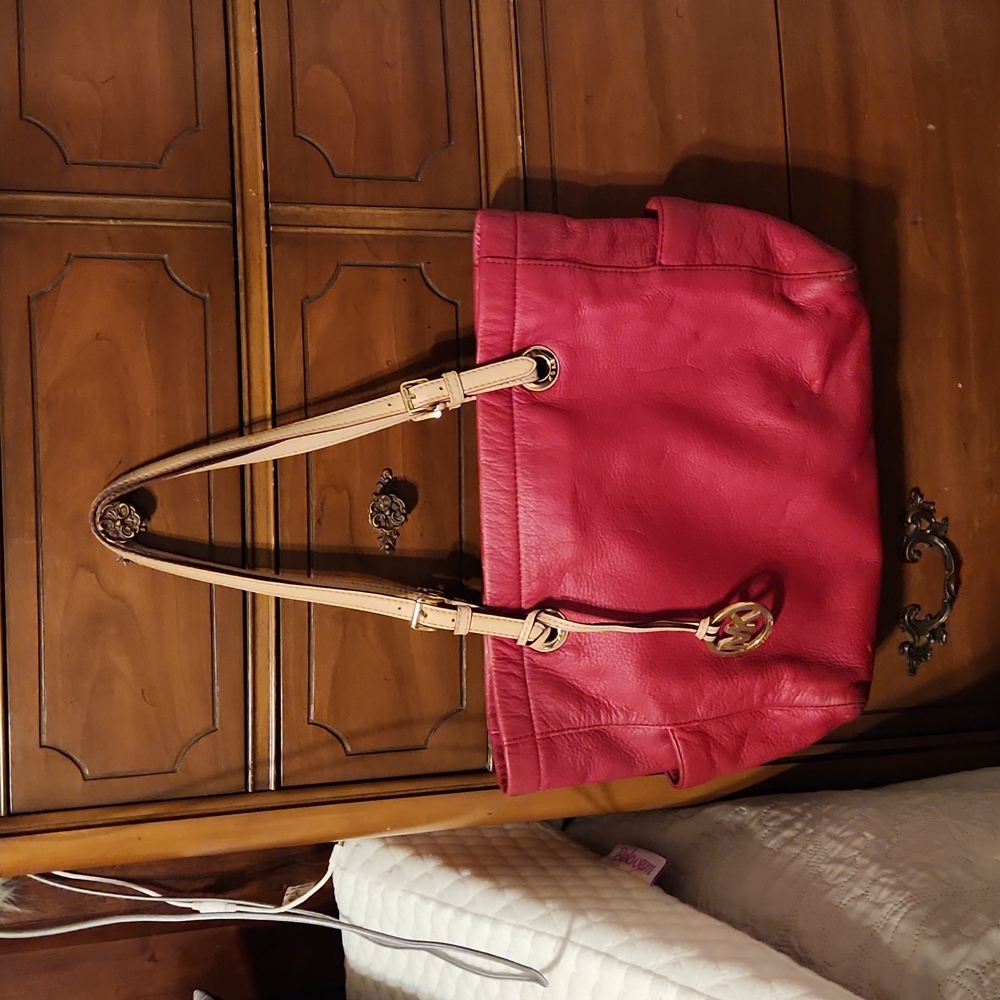 MICHAEL KORS JET SET PEBBLE LEATHER TOTE BAG